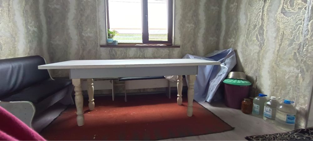 Стол,стулья качественные