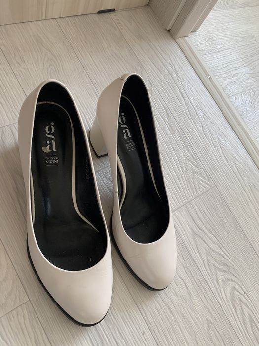 Продам кожаные туфли