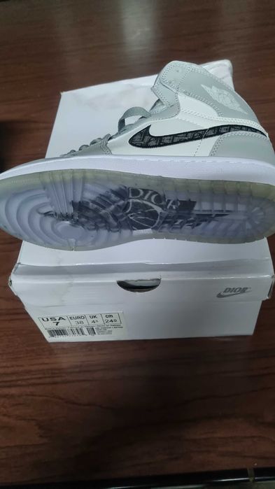 Кросовки женские