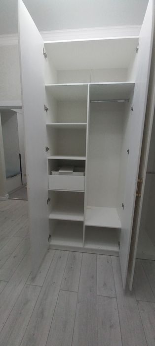 Шкаф для одежды 4х дверный белый