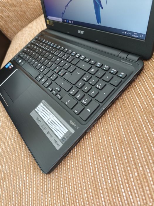 Laptop Acer Aspire 15.6" FHD Cpu i5,Amd Radeon R7 2Gb,Ssd 240Gb,8Gb Ram