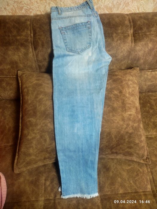 Джинсы Koton с вышивкой