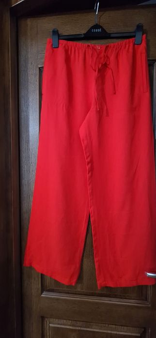 Pantaloni cu crac larg, Zara