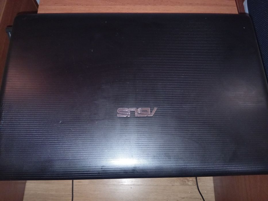 Asus    X  75  V
