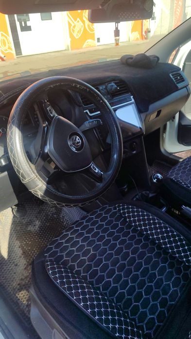 Продам Volkswagen Polo 2015