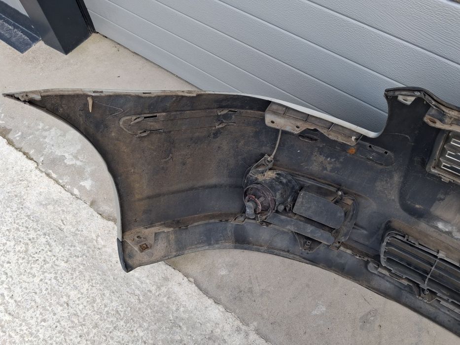 Предна броня Toyota Avensis T25 2005г.