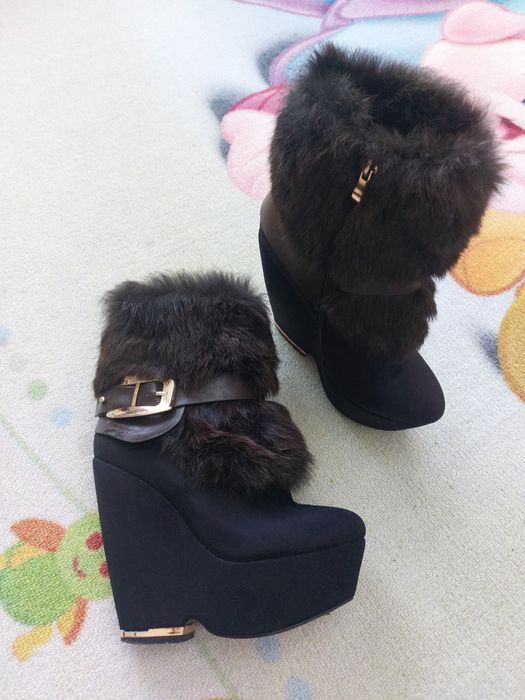 Дамски боти и обувки