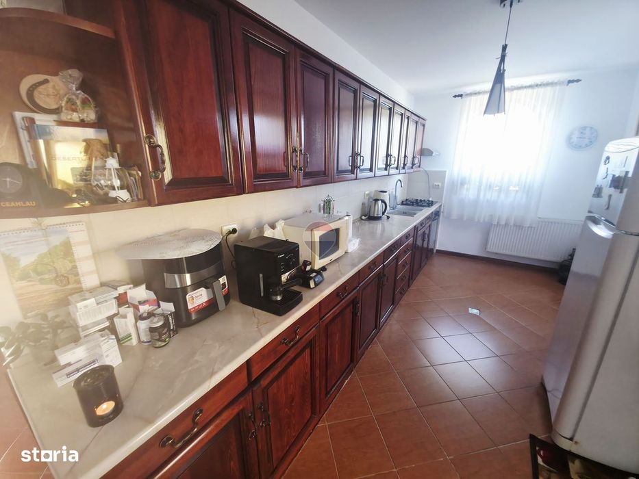 Casă / Vilă cu 5 camere de vânzare