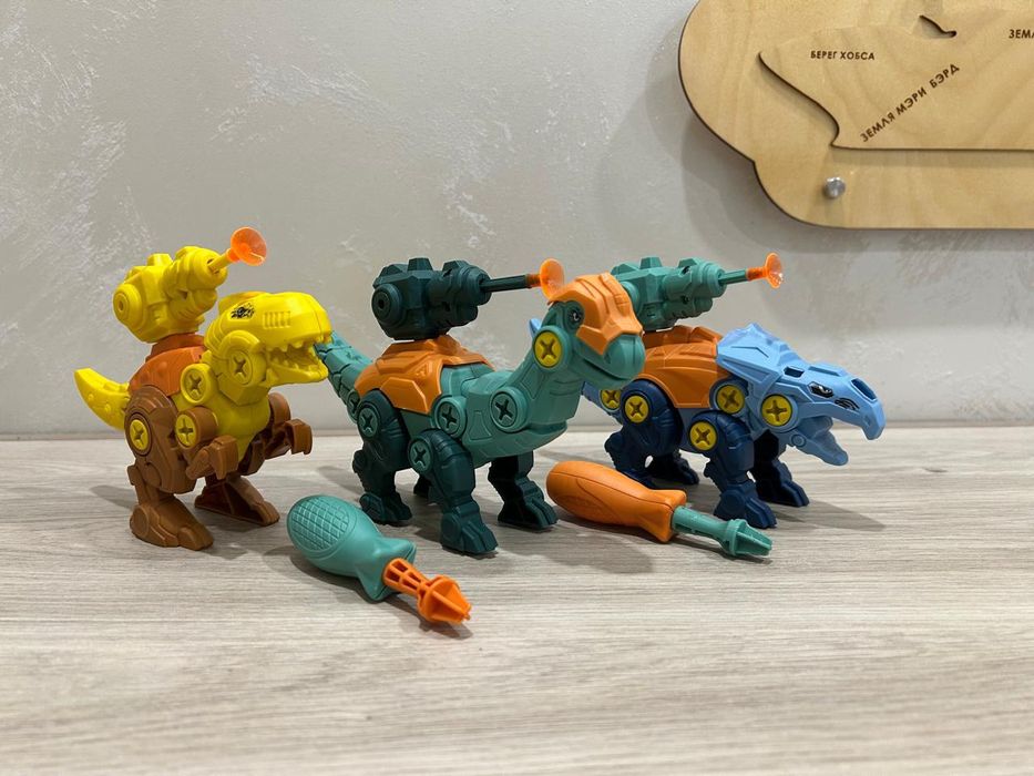 Конструктор "Мир Динозавров".