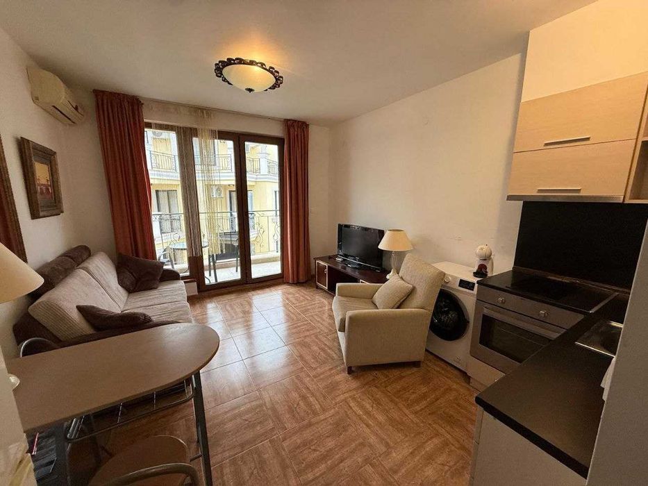 Продава се Двустаен апартамент в к.к. Слънчев бряг - 55 кв.м за 1728 €/кв.м - Снимка #2