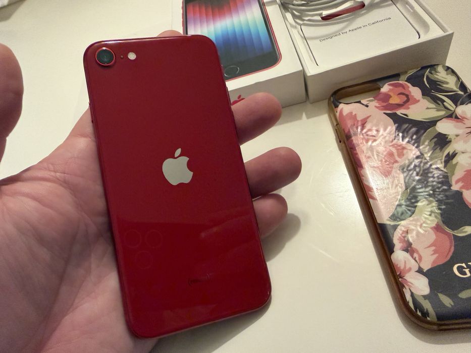 IPhone SE 3 64Gb Product RED impecabil, full cutie Alba Iulia • OLX.ro