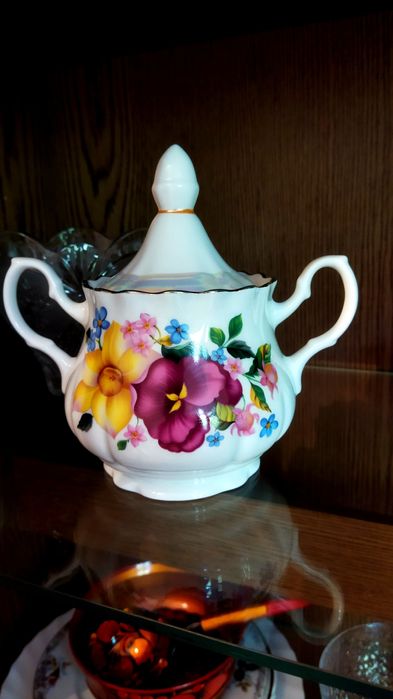 Фарфоровая сахарница с перламутром