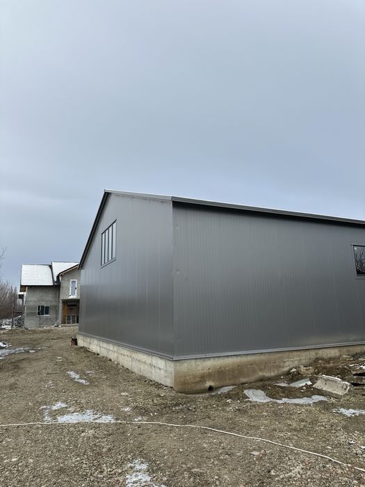 Hala de vanzare strada Abator Pascani