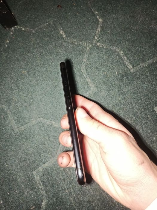 Продаётся iPhone se 2020