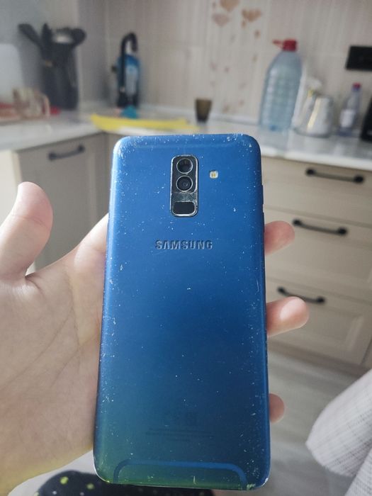 Телефон Самсунг а6+