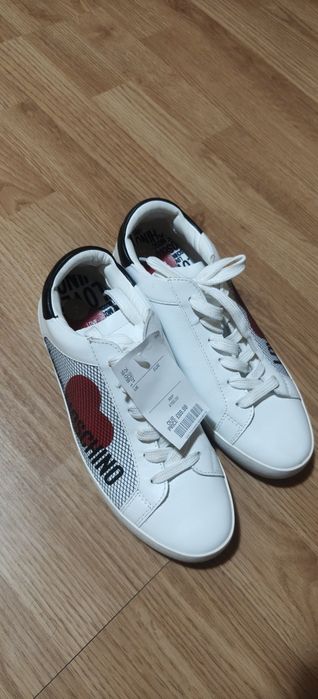 Adidasi Moschino nr 39