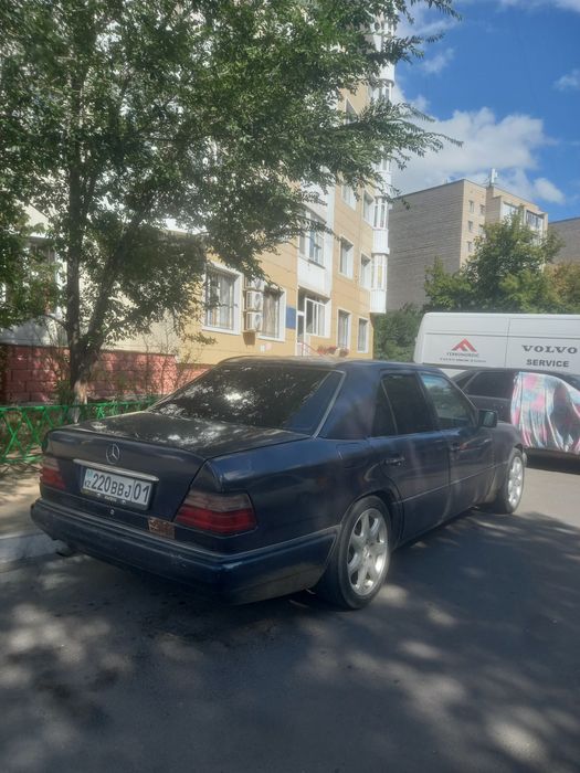 Продам машину мерс ешка 95г е220