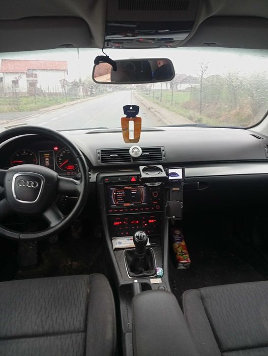 Vând sau schimb audi A4 b7 motor de 2 litri