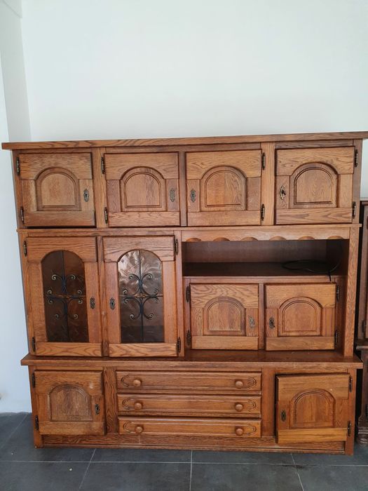 Мебели от масив много яки.