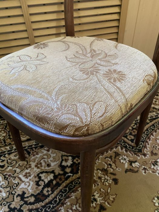 Стулья мягкие продаю