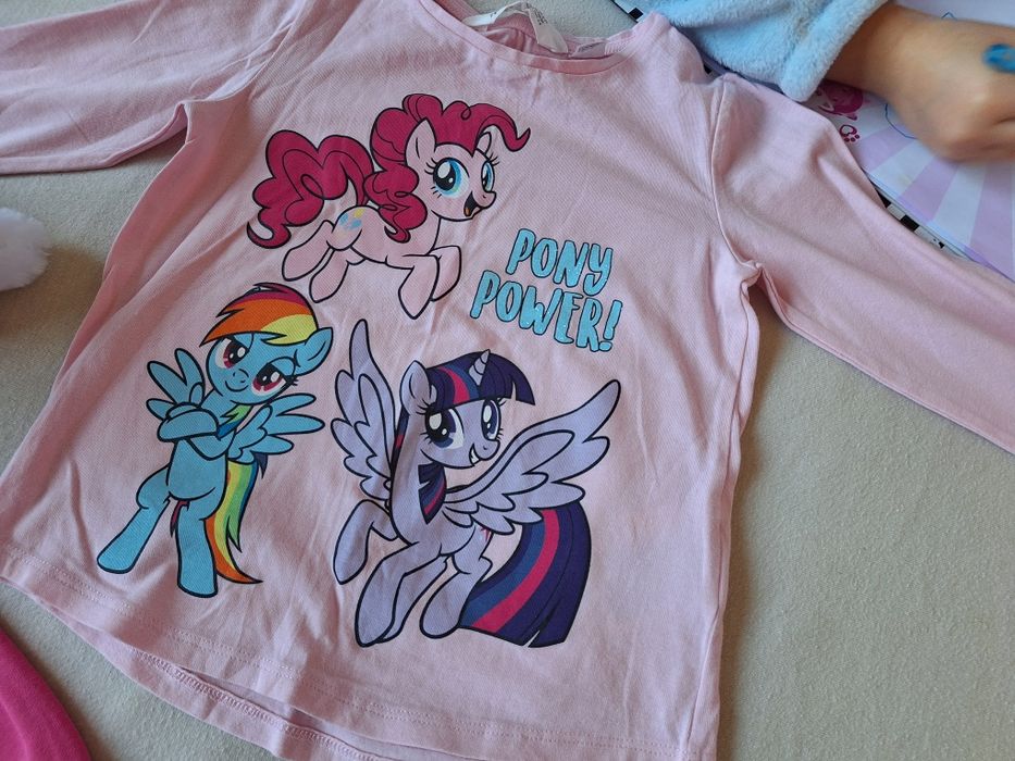 Нови блузки и пуловери за момиченце размер  104 см (3-4 г)