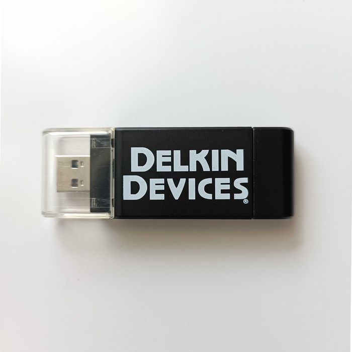 Четец за карти Delkin Devices USB 3.0 Dual Slot SD and Micro SD Travel Reader