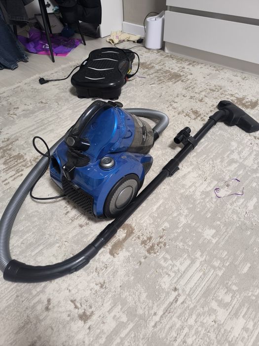 Продам пылесос artel