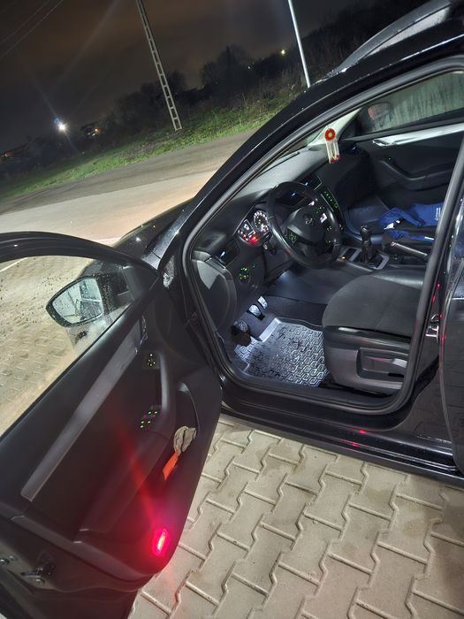 Vând scoda octavia 3 din 2015 1.6TDI