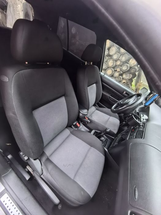 Седалки за Golf 4