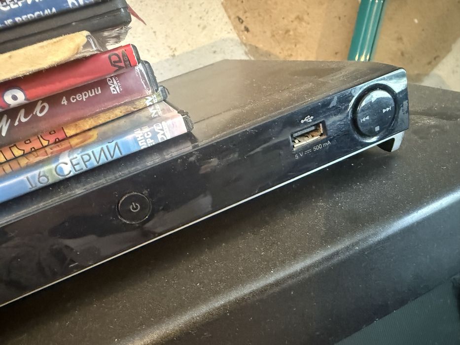 Продам  тв+двд  LG  с дисками 15 тыс . Тг