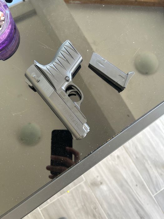 Пистолет с пластмасови топчета