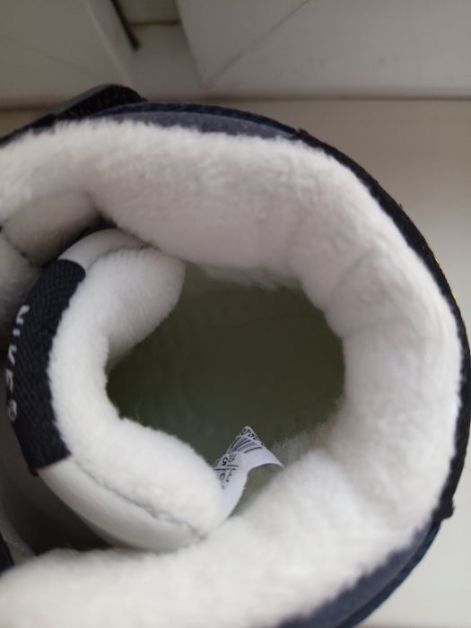 Продам детскую обувь для мальчика.