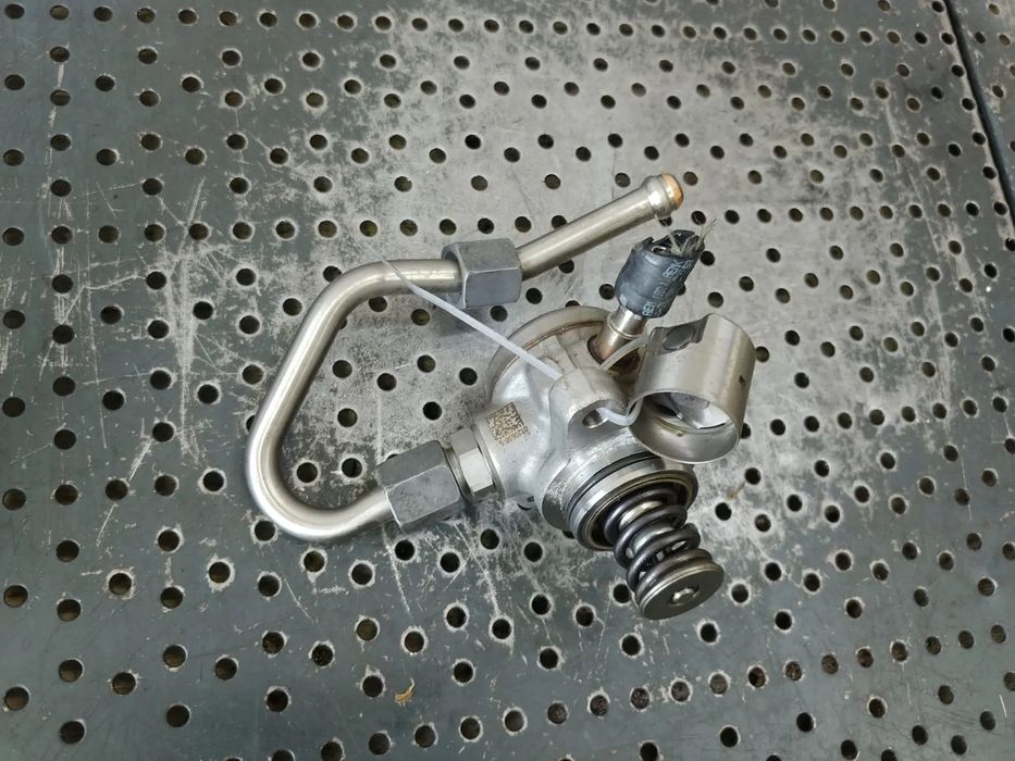 pompa inalta  1.0b dby seat ibiza 6f  vw polo 6r golf 7 skoda fabia 3 audi a3 8v 04e127027n -cu defect