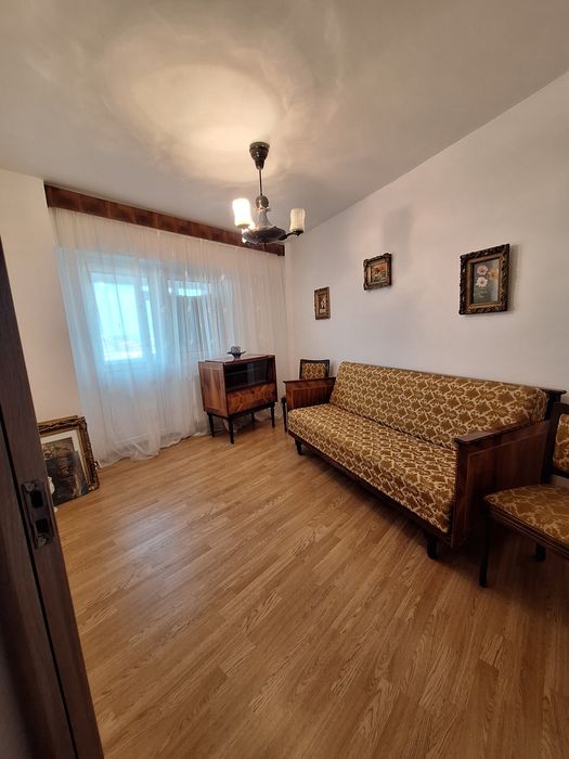 Inchiriez apartament 2 camere decomandat unirii sud