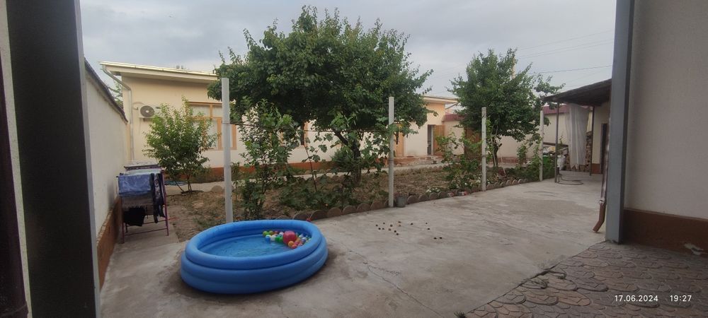 6 sotih. 6 xona  tayor biznesi bilan uchastka sotiladi