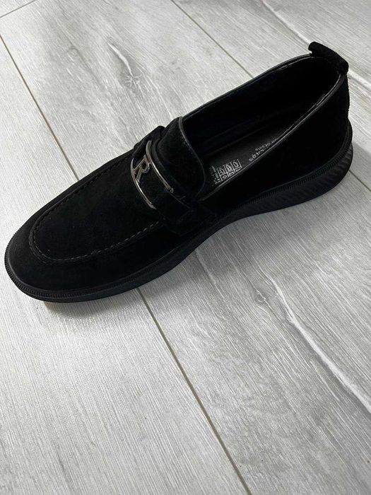 Замшевые туфли новые