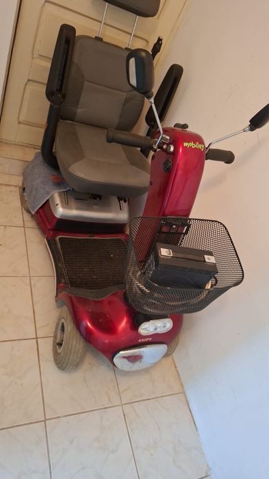 Scuter electric electric, are nevoie de baterie