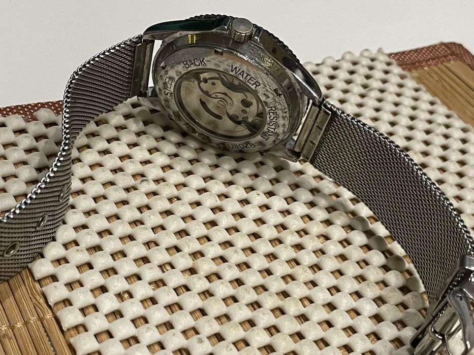 Ceas automatic cu cadran negru