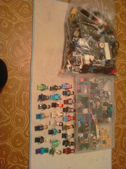 Продам Лего мини фигурки