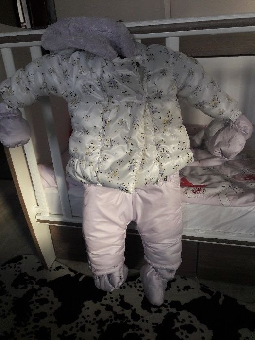 Уникален зимен космонавт за момиче