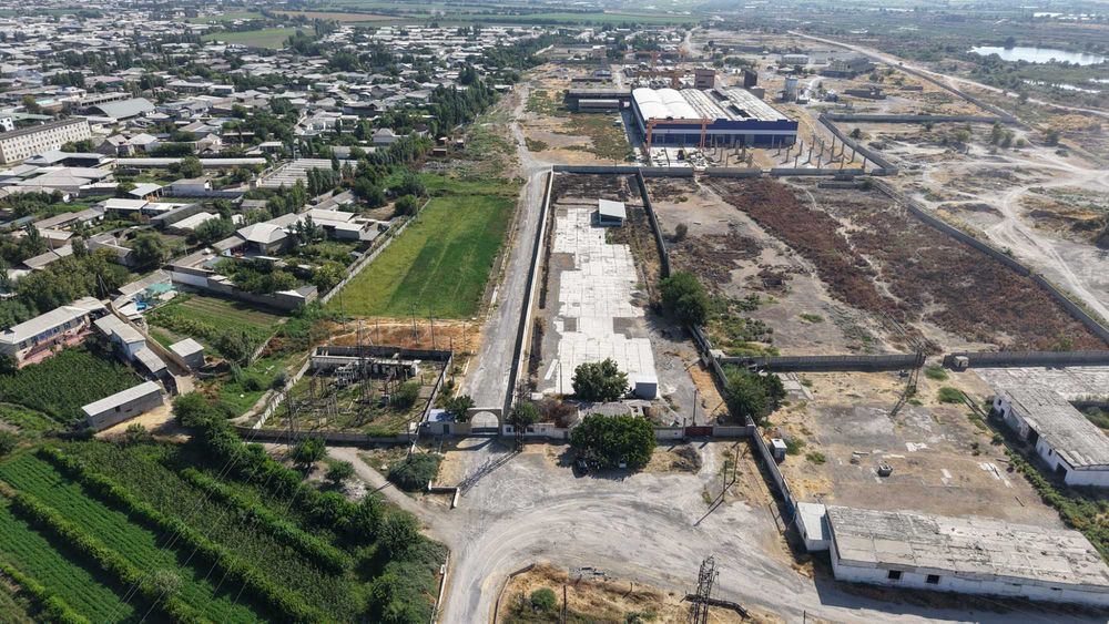 ЧИНОЗ шахрида 0,99 га ер участкаси сотилади!