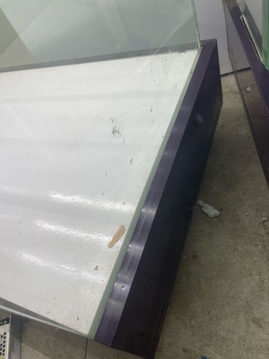 Търговско оборудване Стъклени витрини със засветяване 170/56/42