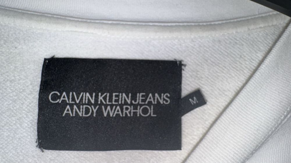 Продам оригинальную кофту Calvin Klein