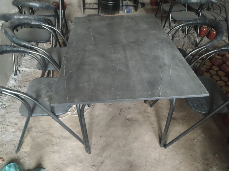 Stul stul sotiladi 750.000 Fargona shaharida stol 6 taliniki