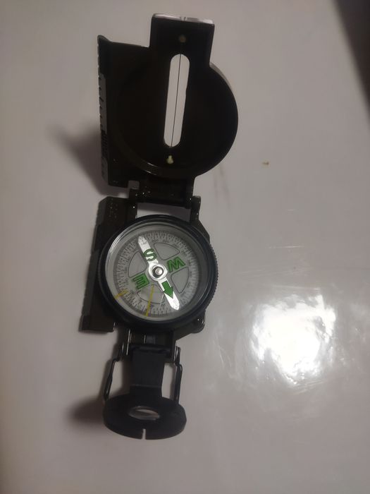 Компас туристический