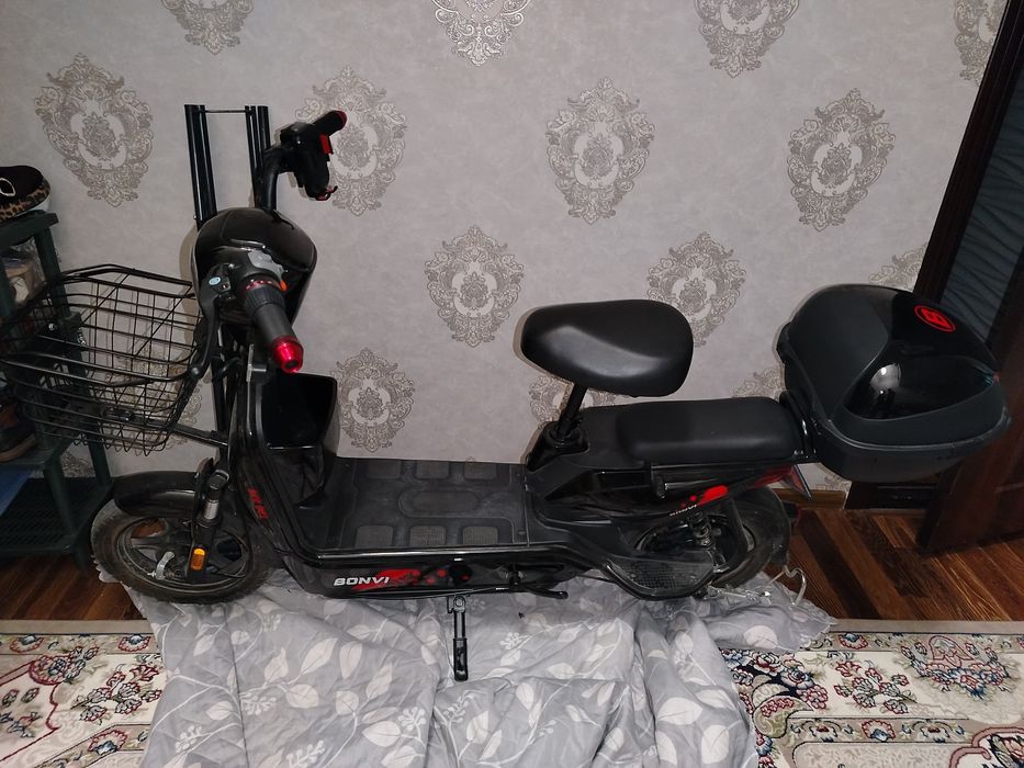 Скутер BONVI 2025