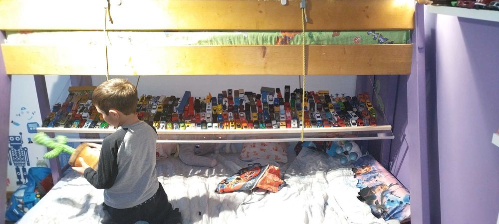 Детско Дървено Двуетажно Легло с Чекмеджета и Витрина за колички