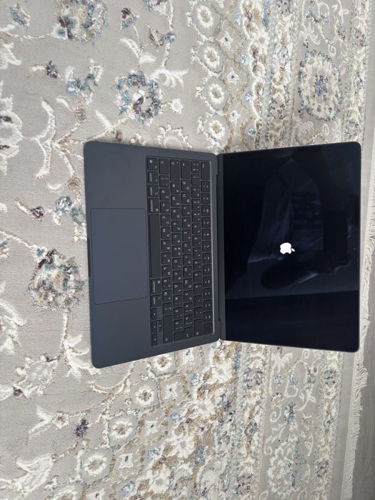 Продам MacBook air m2