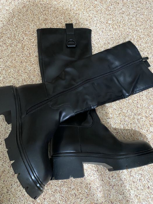 Новые  зимние  сапоги  продам .