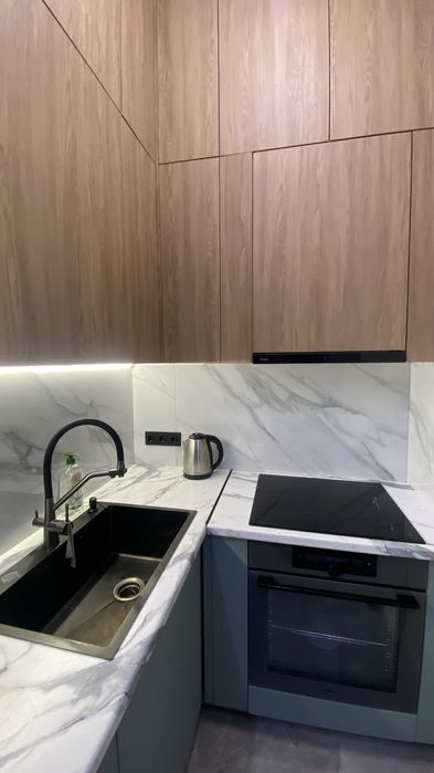 Кухонный гарнитур,шкаф,тв зона